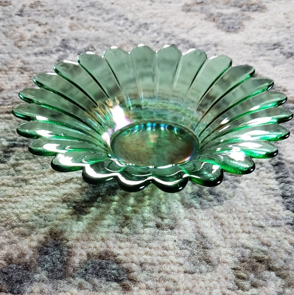 Green Carnival Glass Flower Dish Candle Holder - Picture 2 of 6
